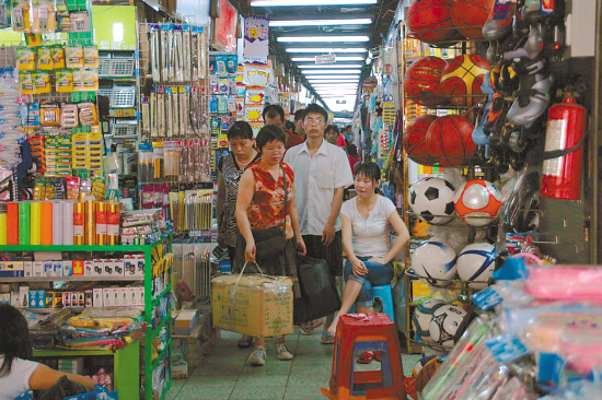 中港玩具批發(fā)廣場(chǎng)與萬福精品廣場(chǎng) 玩具銷售雙雄